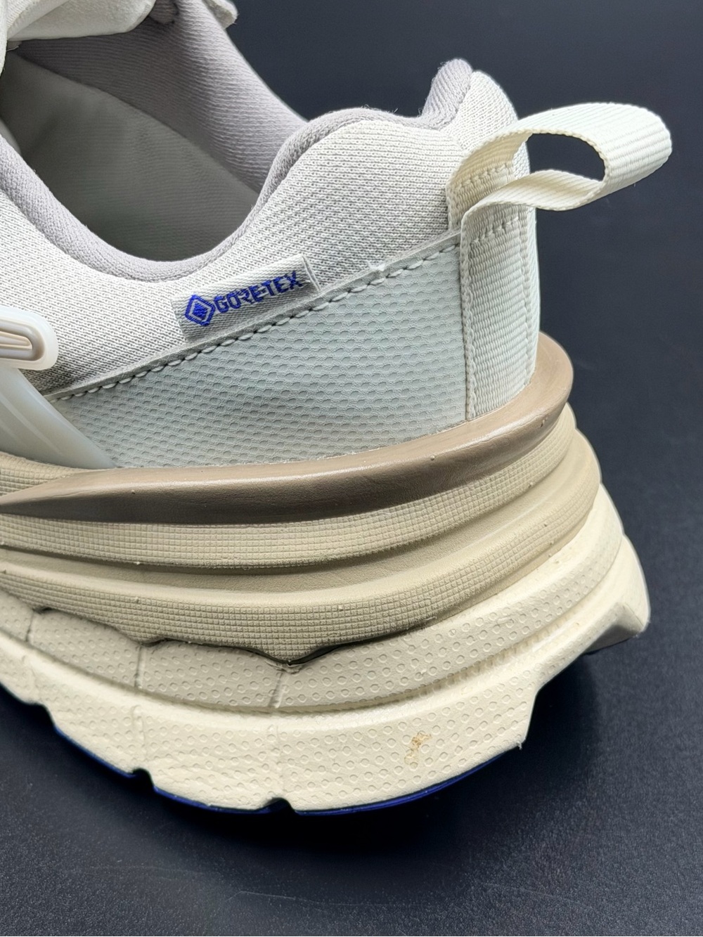 Nike Wmns V2K Run GORE-TEX 'Light Iron Ore' - Picture 5 of 12